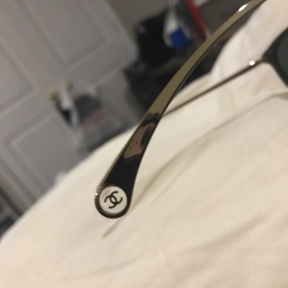 CHANEL: Butterfly Sunglasses REF:5459 C501 - Picture 3 of 9